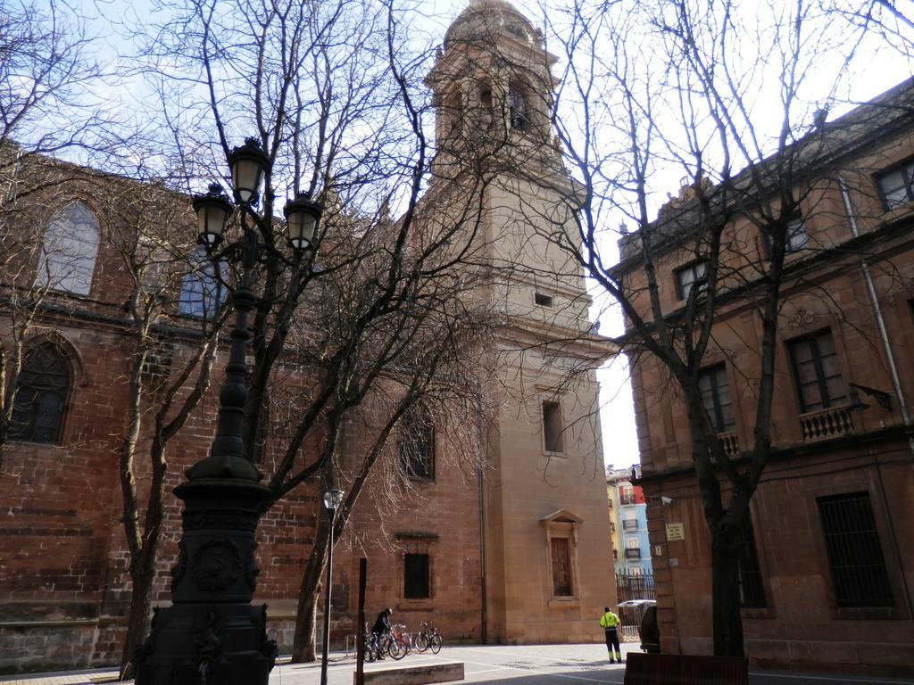 Plaza Catedral Hostel Pamplona Eksteriør billede